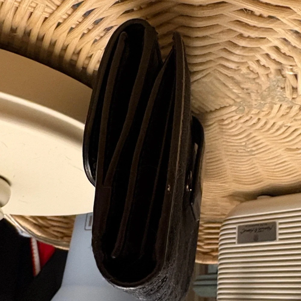 Gucci Black GG Canvas Continental Wallet with Gold Horsebit - Picture 12 of 16